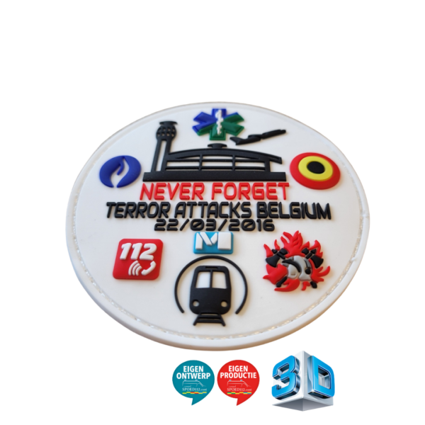 ‘white series’ 3D PVC patch ‘NEVER FORGET’ model 2 terreuraanslagen België 2016  |  Série blanche patch PVC 3D “NEVER FORGET” modèle 2 attaques terroristes Belgique 2016 - Afbeelding 3